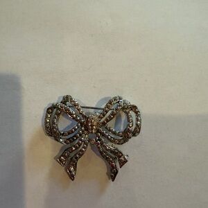 Elegant Silver Bow Brooch